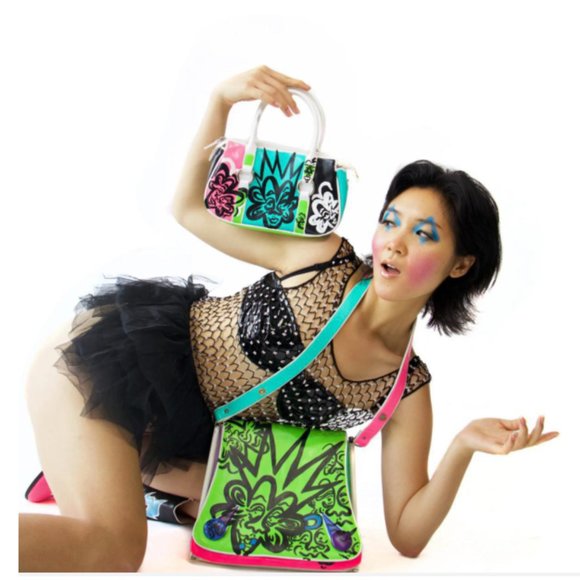 Handpainted neon bag - Picture 2 of 4